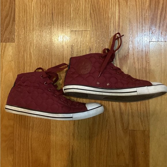 Maroon mid high converse sneakers - Picture 2 of 7